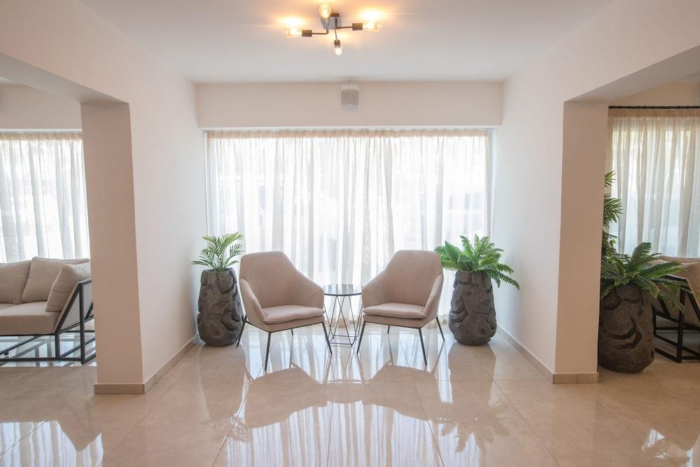 פרוטאראס Bohemian Gardens Hotel מראה חיצוני תמונה