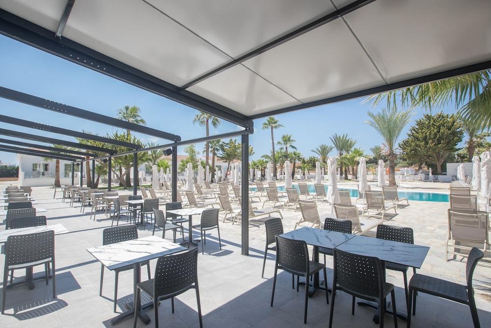 פרוטאראס Bohemian Gardens Hotel מראה חיצוני תמונה