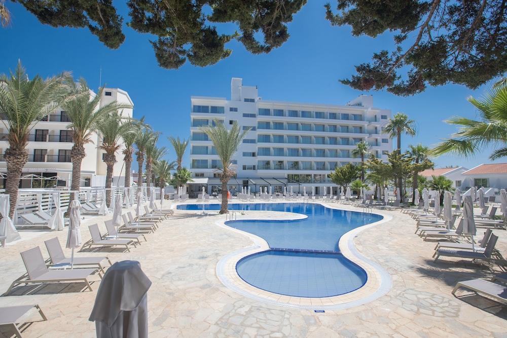 פרוטאראס Bohemian Gardens Hotel מראה חיצוני תמונה