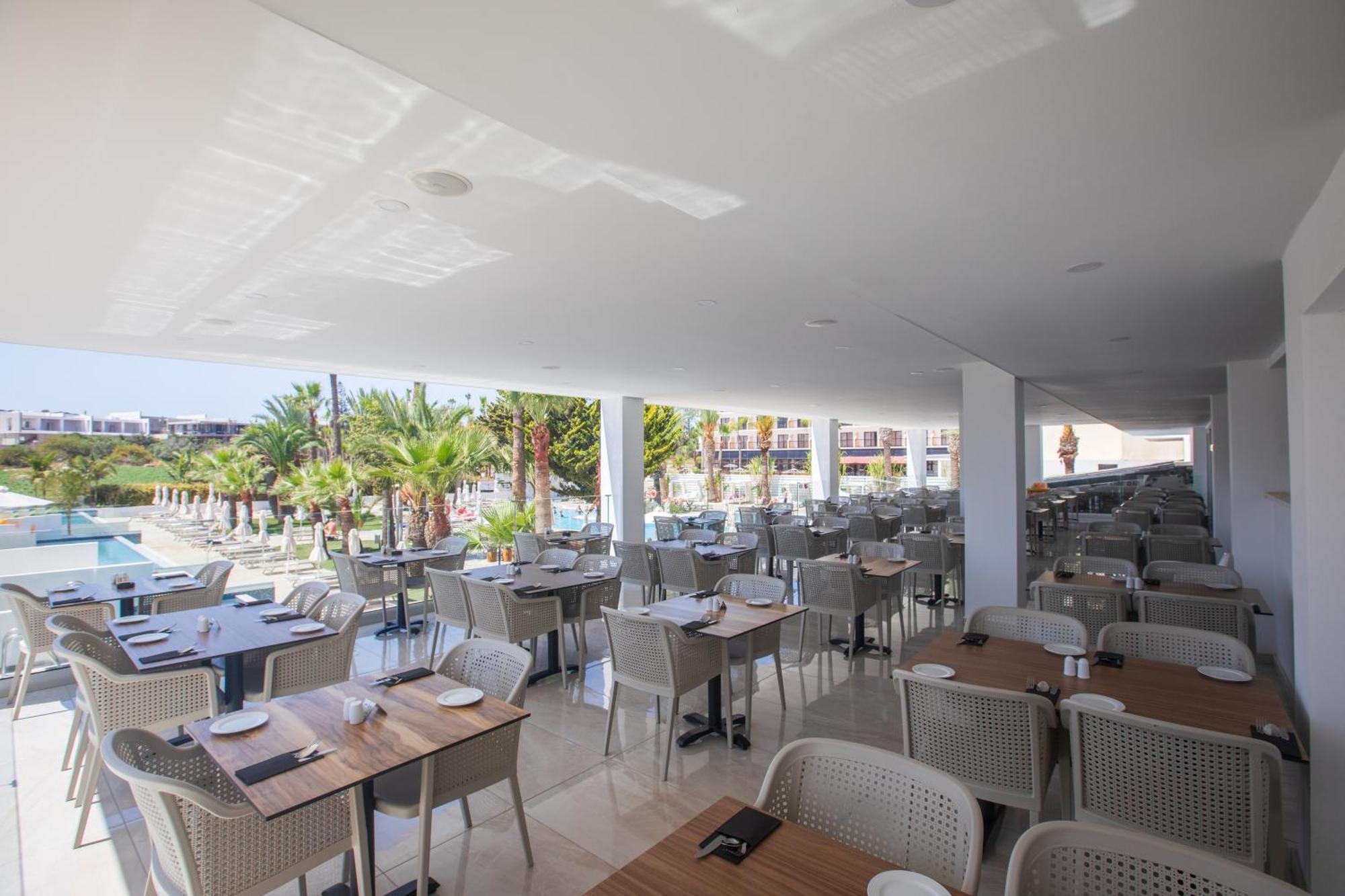 פרוטאראס Bohemian Gardens Hotel מראה חיצוני תמונה