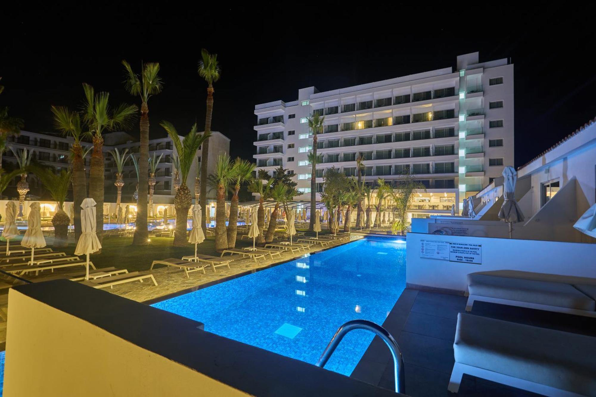 פרוטאראס Bohemian Gardens Hotel מראה חיצוני תמונה