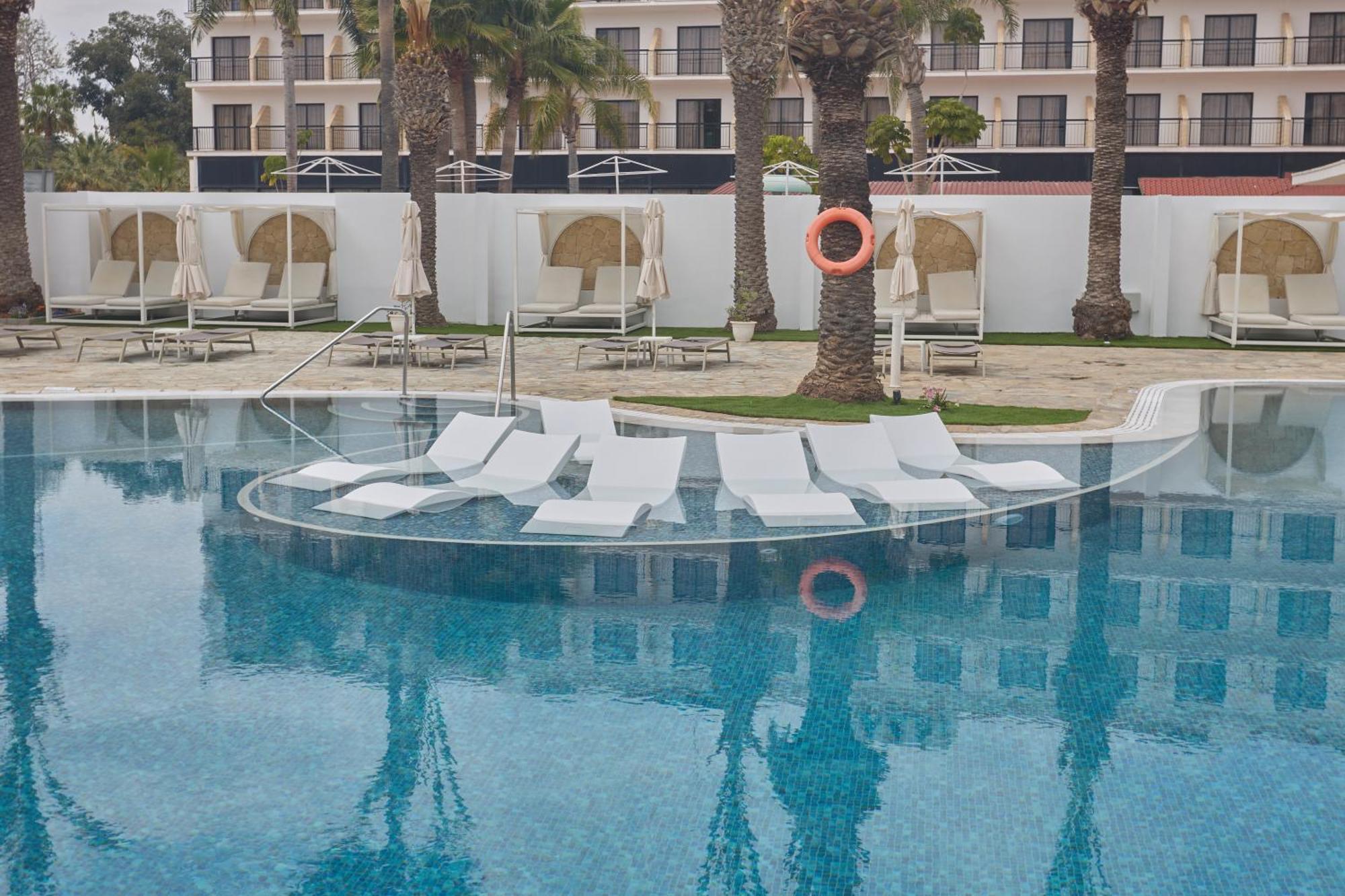 פרוטאראס Bohemian Gardens Hotel מראה חיצוני תמונה
